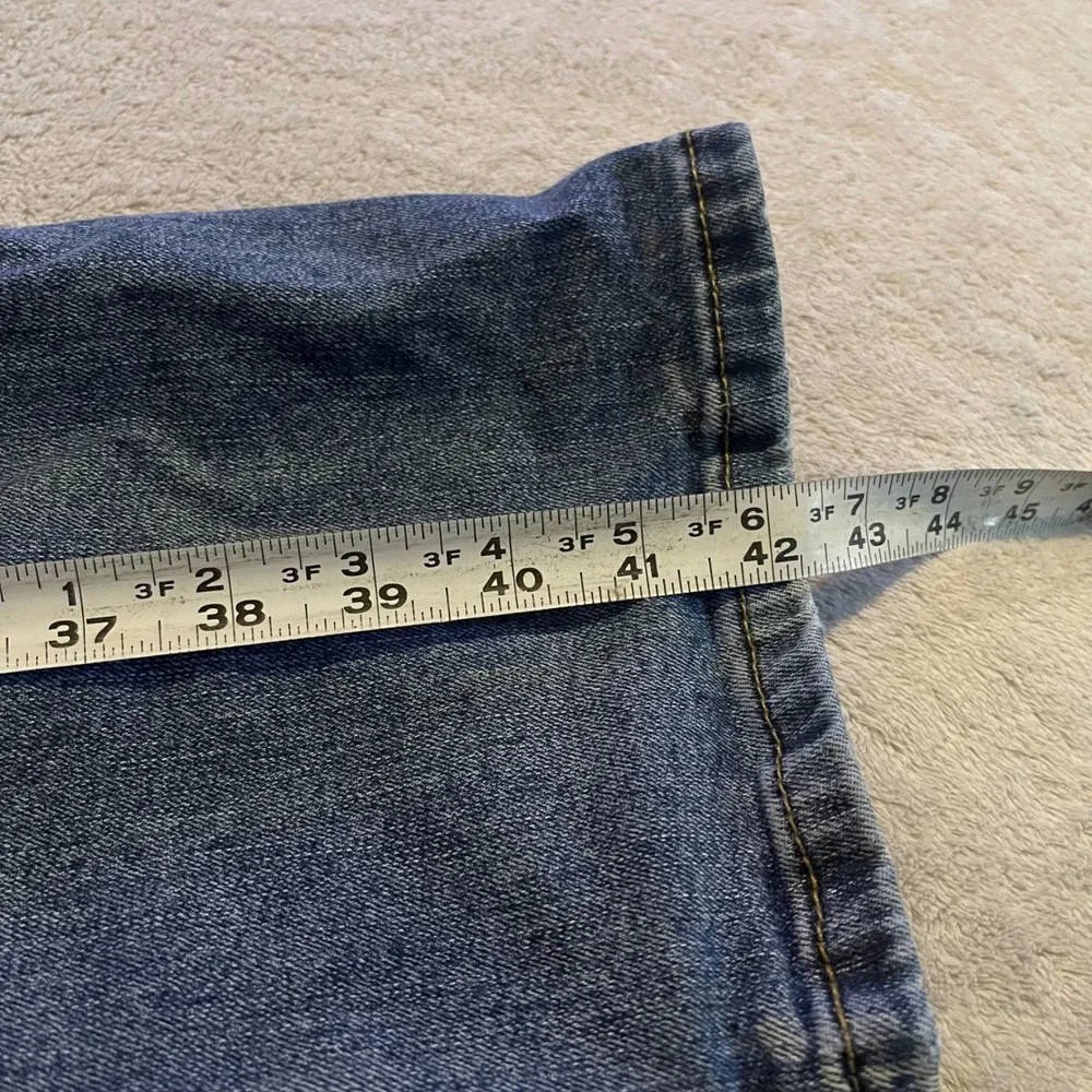 IZOD Jeans Mens 36x32 Blue Relaxed Fit Straight Leg Denim Stretch Medium Wash